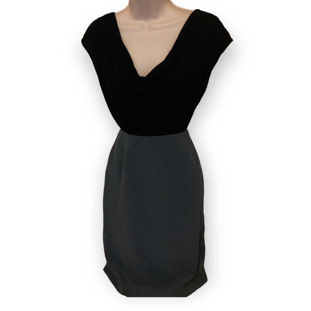 Jones New York, Teal Skirt, Simple Elegant Size 4, Silk Body, Acetate Lining